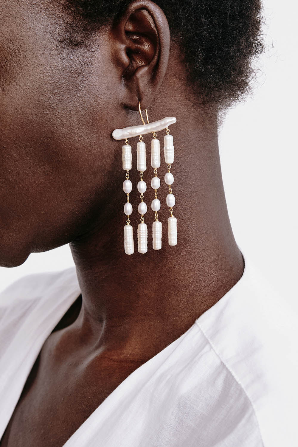 Amaya Drop Earrings Pearl - Image 2